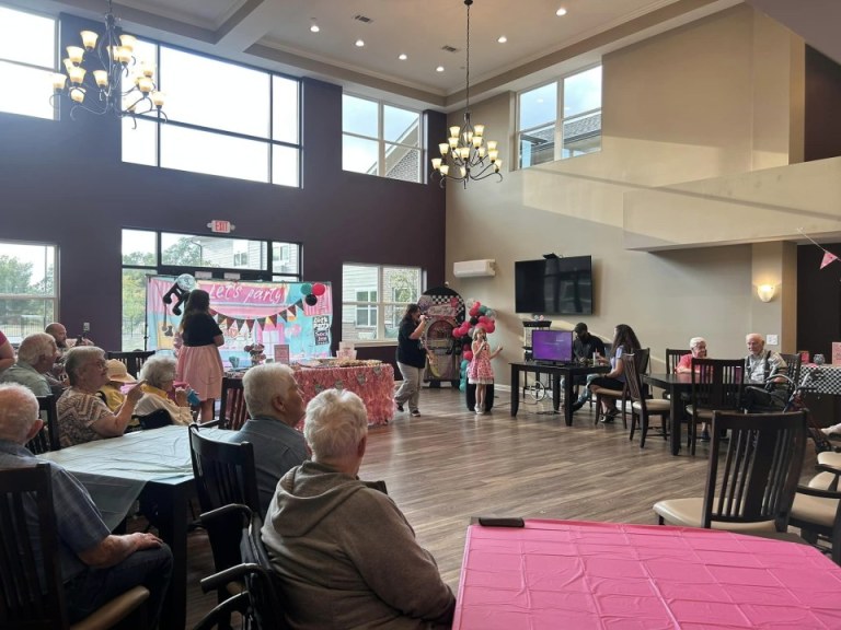Fun and Creative Activities at Autumn Trace Assisted Living in Lebanon