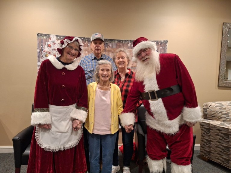 Celebrate the Season: Christmas Joy and Senior Assisted Living at Autumn Trace North Vernon
